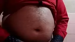 اب يستمني لابنه