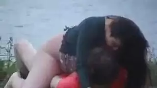 هاردكور على الواجهة البحرية: ركوب زب بإطلالة خلابة