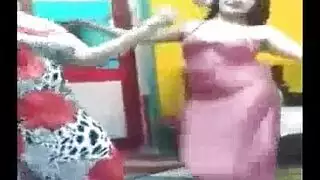 هذه العاهرات بقمصان النوم يردن قضيبك وقذفتك