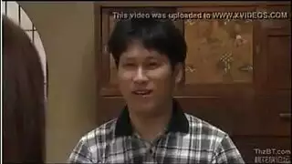 العمة كبيرة المؤخرة تفتح بابها الخلفي بعنف