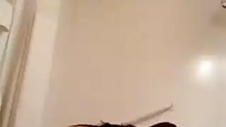 فيديو إباحي: مراهقة مصرية تظهر فرجها ثم تأخذ زب