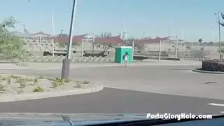 جنس فموي جماعي في الأماكن العامة مع شباب ينزلون السائل المنوي