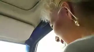 جماع صداقة مع شقراء ألمانية: جنس فموي عميق ثم اختراق عنيف