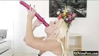 مشهد إباحي: مص مثالي وجماع مكثف