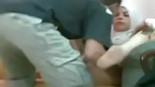 أميرة عربية محجبة تحصل على حفرها الضيقة الممتلئة