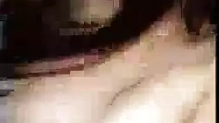 بلطف الآسيوية في سن المراهقة هو الحصول على لعبة الجنس حتى لها ضيق الحمار ، في حين مص ديك الثابت