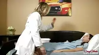 ابنة تشهود امها وأبوها ينكوها وتسخن