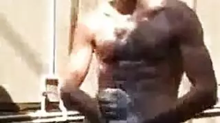 إباحية مثلية في الأماكن العامة: جنس بدون وقاية مع غريب