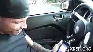 مجموعة رجال يتبول