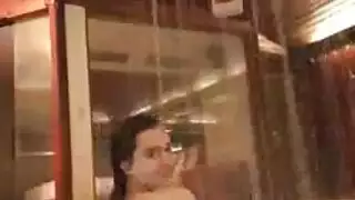 مدلكة وقحة تركب قضيبًا أسودًا كبيرًا بعد تدليك الزيت