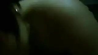 جيسي ريا تئن بصوت عال بينما رجلها يأكل كسها ويضغط على أثدائها