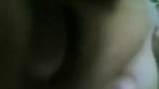 إباحية صريحة: عاهرات عربيات يعبدن القضبان السوداء الضخمة