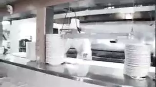 متحولة تسيطر على صبي بقضيبها – لعبة شرجية ومهبلية قاسية