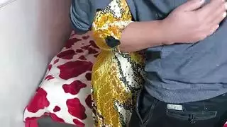 فتاة مصرية ساخنة تُضاجع من قبل قطار من الرجال