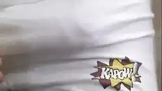 أفلام إباحية صريحة: بنات في كتان شفاف يتوسلن لجماع عنيف
