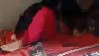 سحاقيات هنديات عاهرات يلمسن الشرج والفرج بقوة