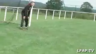 خيال حامل متطرف: عارية ومهبل يقطر حليباً